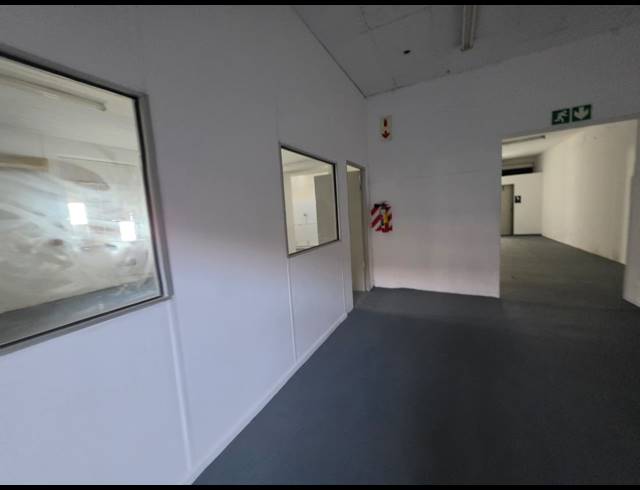 900M² WAREHOUSE TO LET IN PAARDEN EILAND